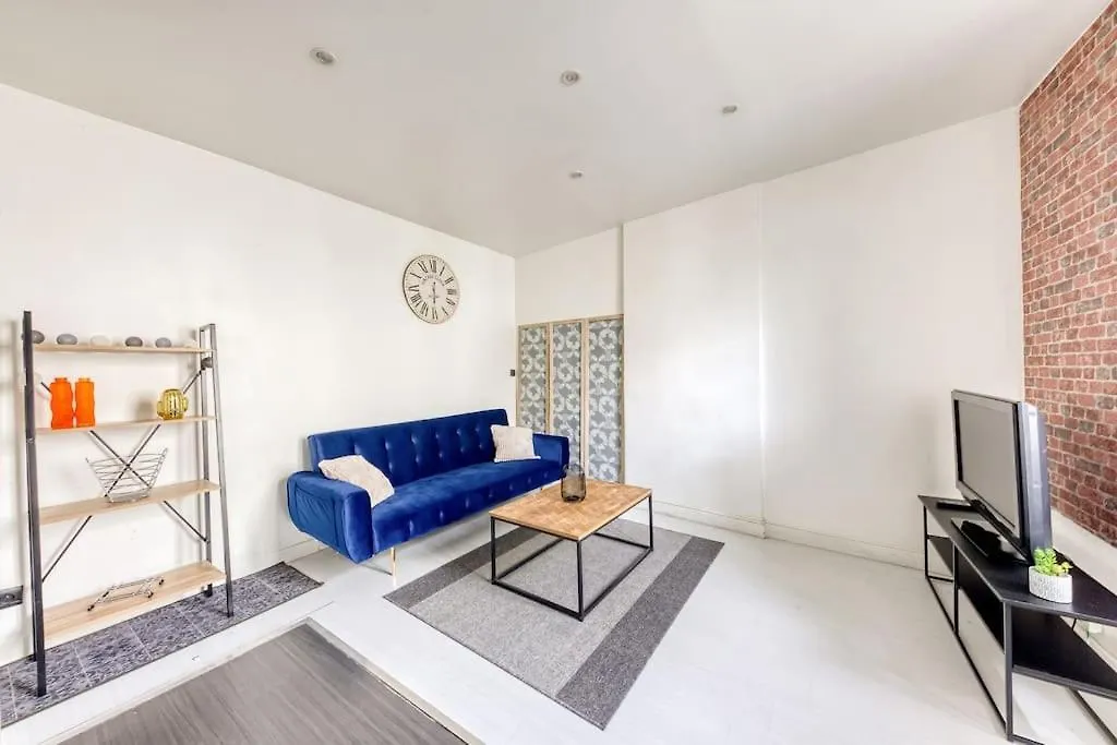 Superbe Logement Pres De La Gare Et De L'Autoroute Savigny-sur-Orge 0*,  France
